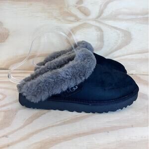 UGG - Cluggette Shearling - Slippers - Black - Women's - 7 - S/N 1093578
